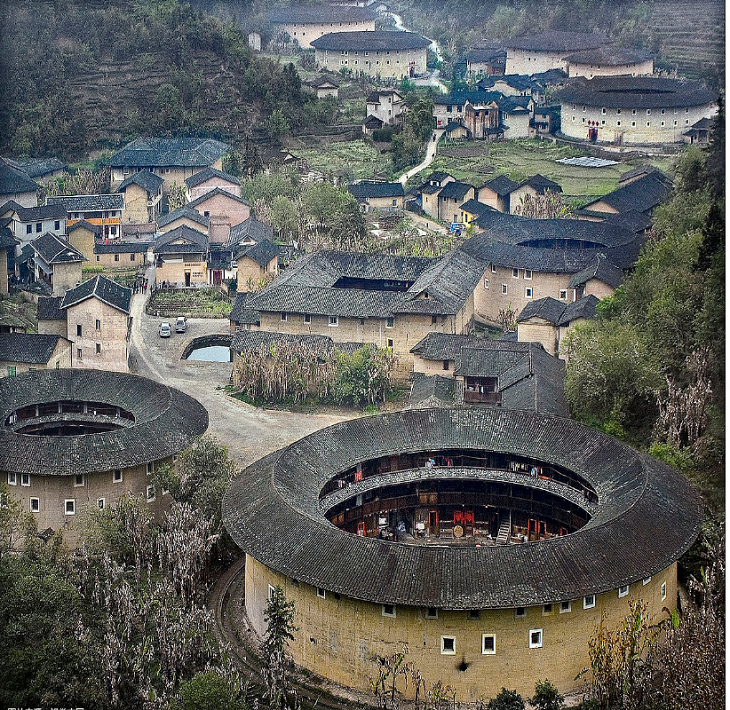 天朗资讯之福建土楼屋顶